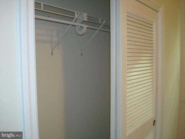 Foto del edificio - 702 E Marshall St