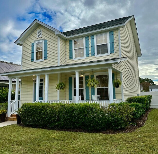 Building Photo - 44 Red Cedar St