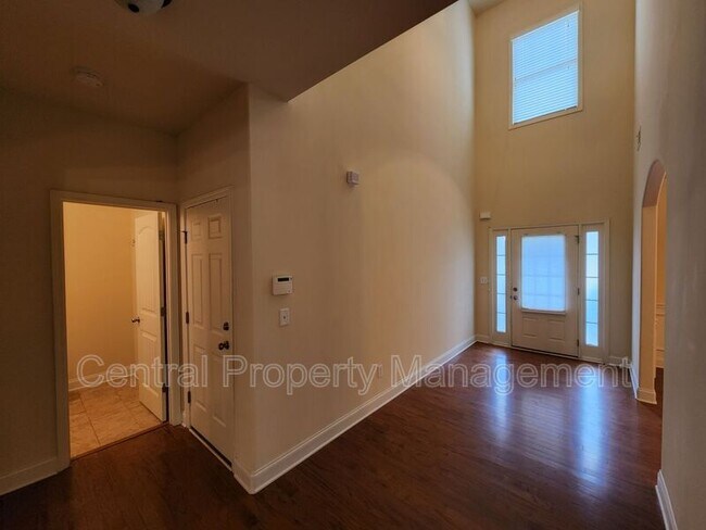 Foto del edificio - 265 Meadow Blossom Way