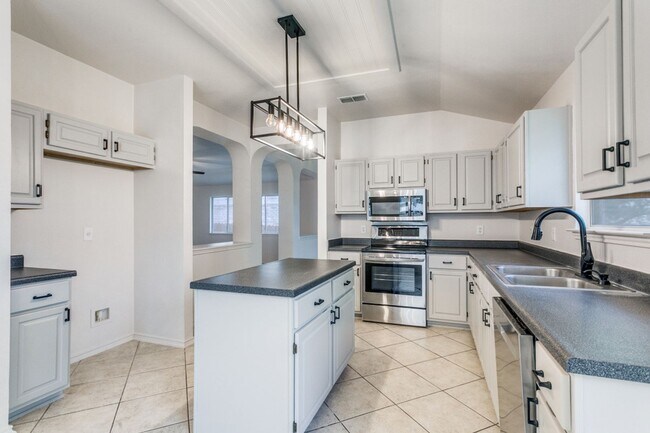 Foto del edificio - 3 Bedroom 2 Bathroom located in Pheasant R...