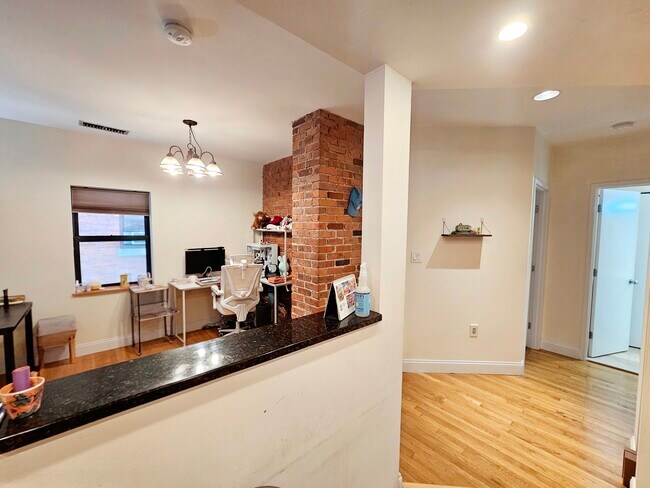 Foto del edificio - 84 Gainsborough St