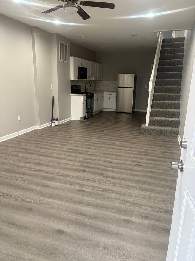 Photo - 619 E 29th St House