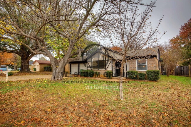 Building Photo - 5307 School Hill Cir
