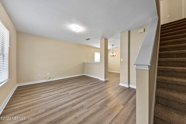 Foto del edificio - 1984 Mary St