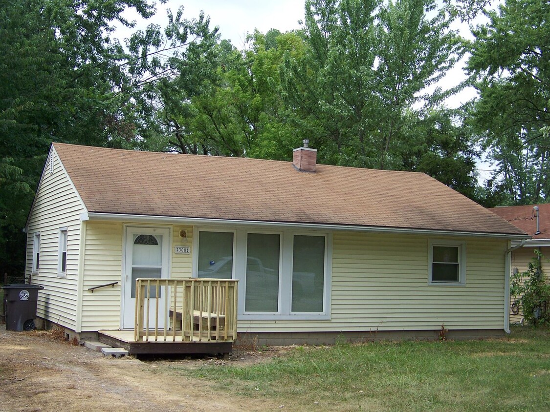 Primary Photo - 308 Pursley Drive- Beautiful Three Bedroom...