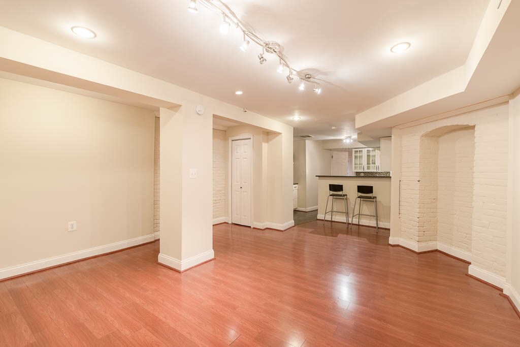 Foto principal - 3424 13th St NW
