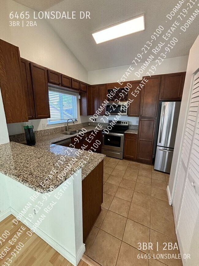 Foto del edificio - 6465 Lonsdale Dr