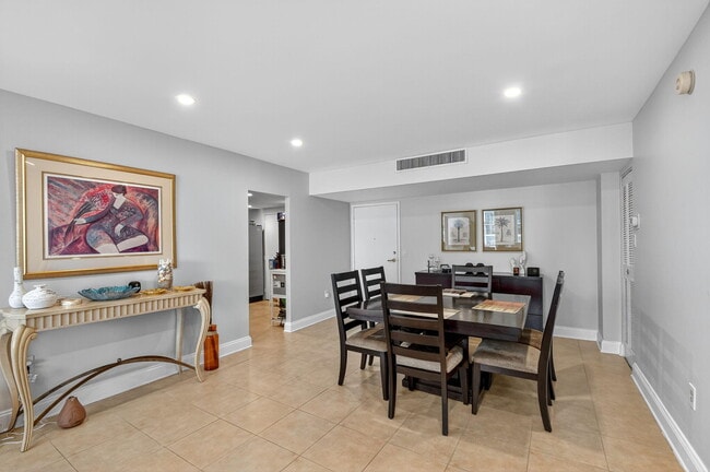 Foto del edificio - 3450 S Ocean Blvd