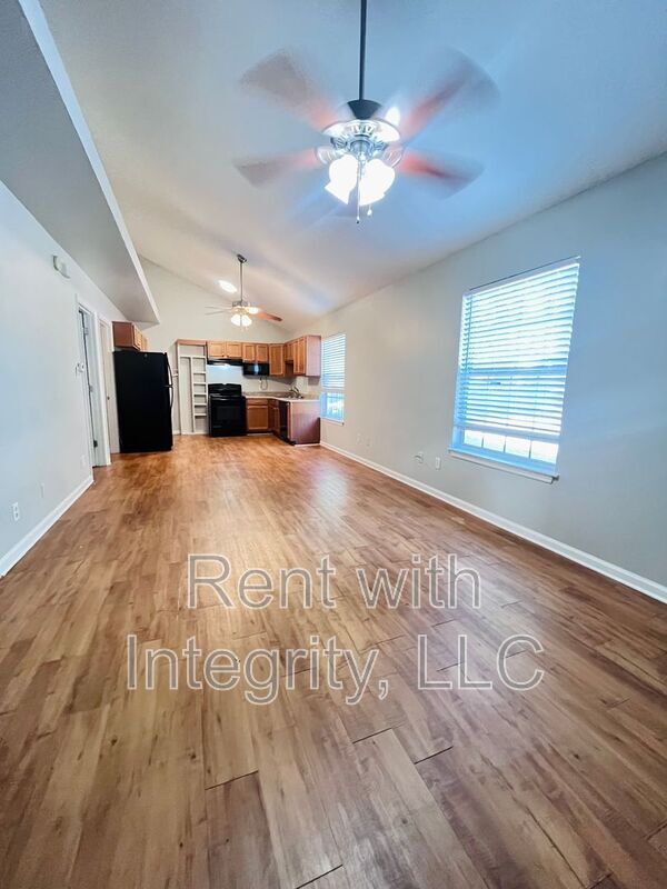 Photo - 315 E Jennings St Apartment