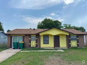 Building Photo - 132 Meadow Way