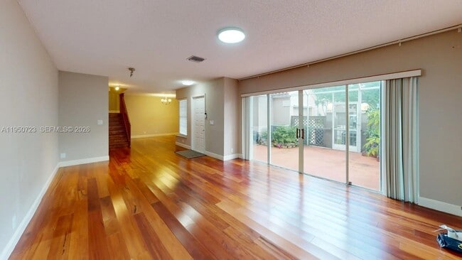 Foto del edificio - 11045 Neptune Dr