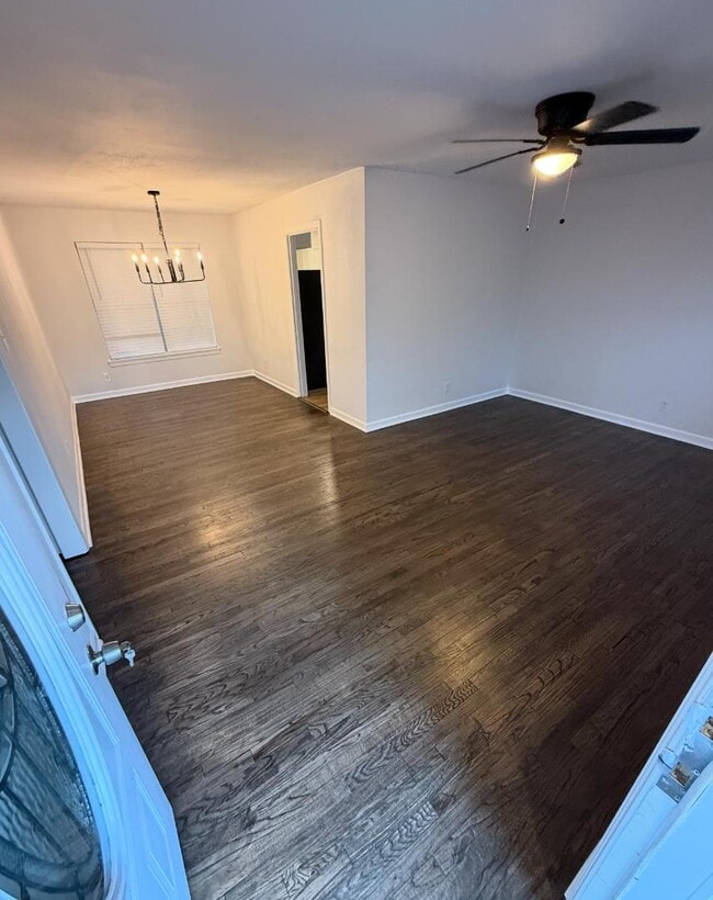 Foto del edificio - 146 Doolittle Dr