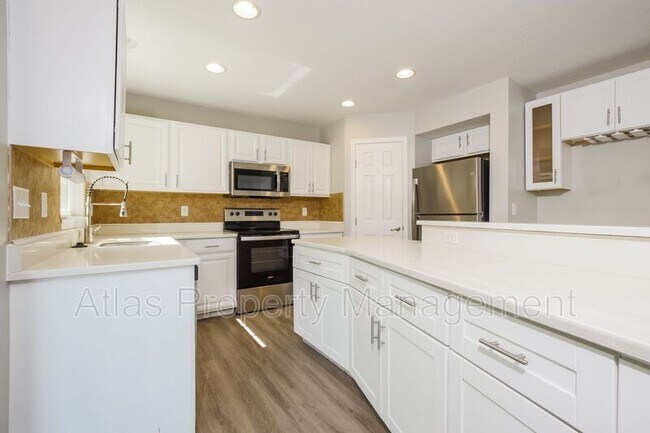 Building Photo - 2600 Fairfield Ridge Dr
