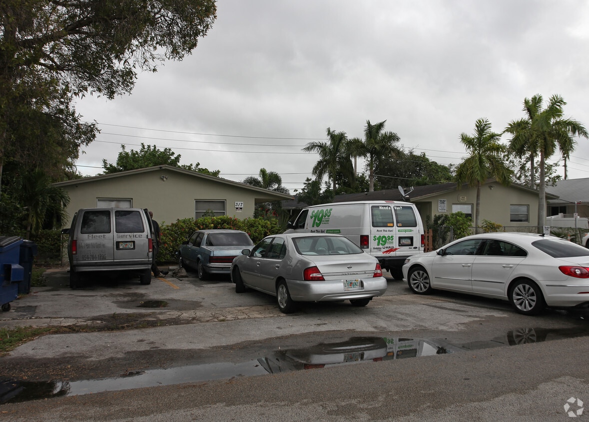 Building Photo - 317 N 61st Ter