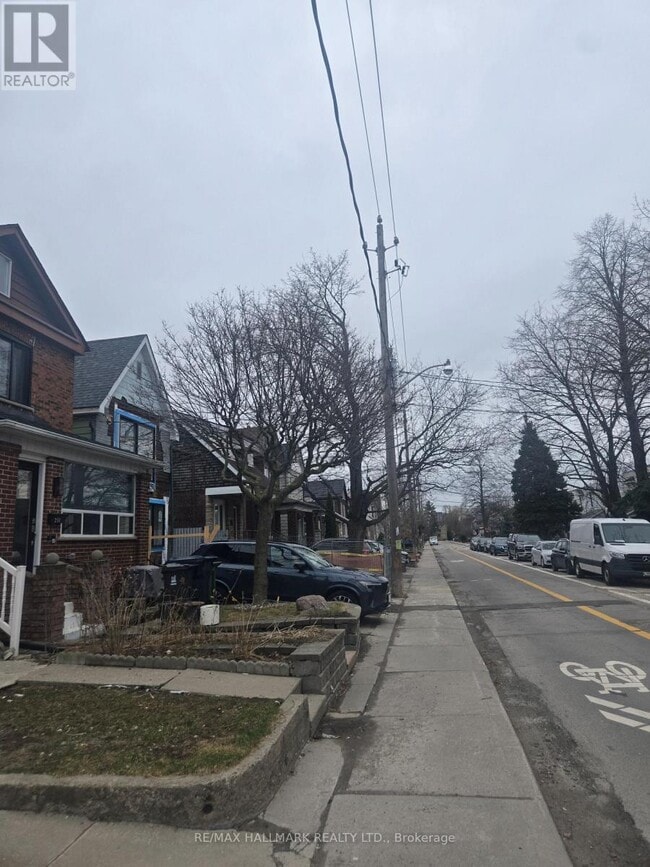 Building Photo - 251 Silverthorn Ave
