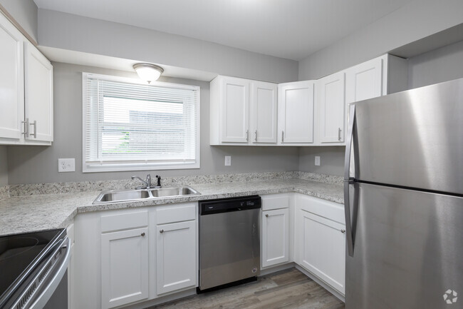 1BR, 1BA - 750 SF - Kitchen - Caballo Crossing