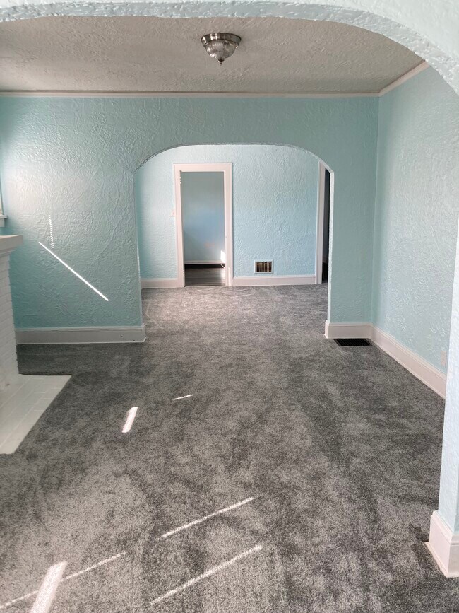 Terraza acristalada al comedor - 3821 Wayne Ave