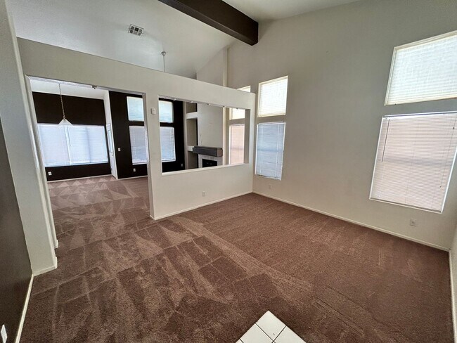 Building Photo - *GREAT 3 BEDROOM HOME IN HENDERSON*