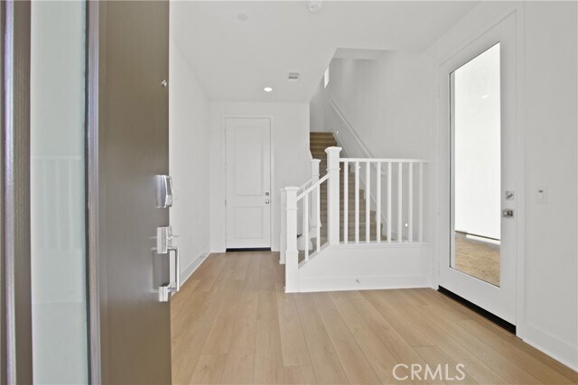 Building Photo - 409 Junco