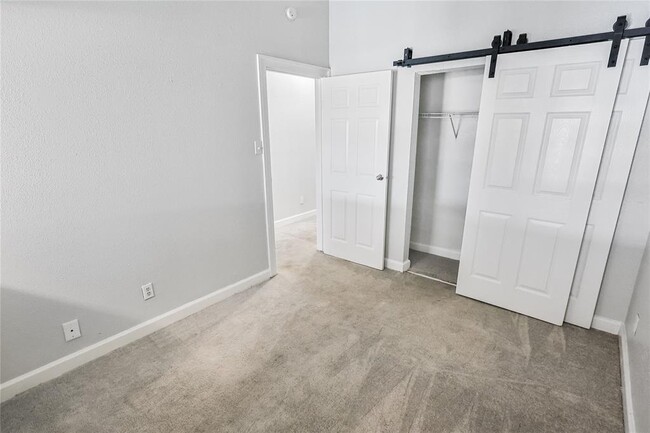 Building Photo - 7820 Seawall Blvd