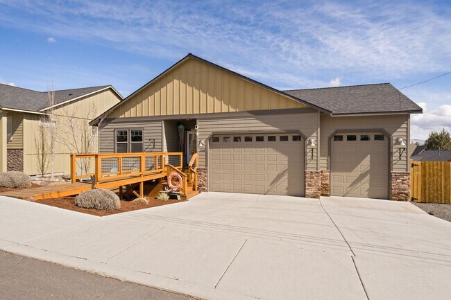 Foto del edificio - SW Redmond 4 Bedroom Home
