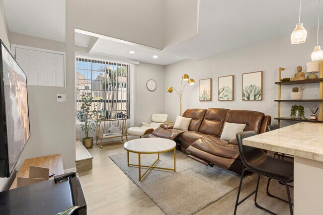 Foto del edificio - 1025 E Highland Ave