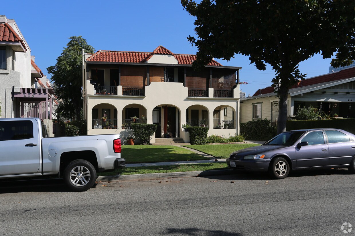 Building Photo - 441 W Lexington Dr
