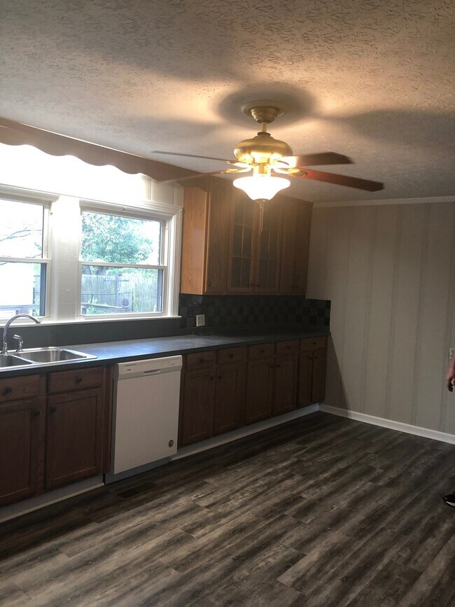 Foto del edificio - Great 3 bedroom in Potter Gray school district!