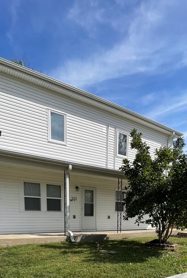 Building Photo - 503 S 1st St