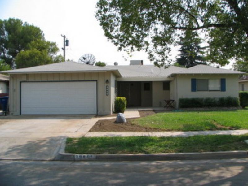 Foto principal - Coming soon! great home with sparkling poo...