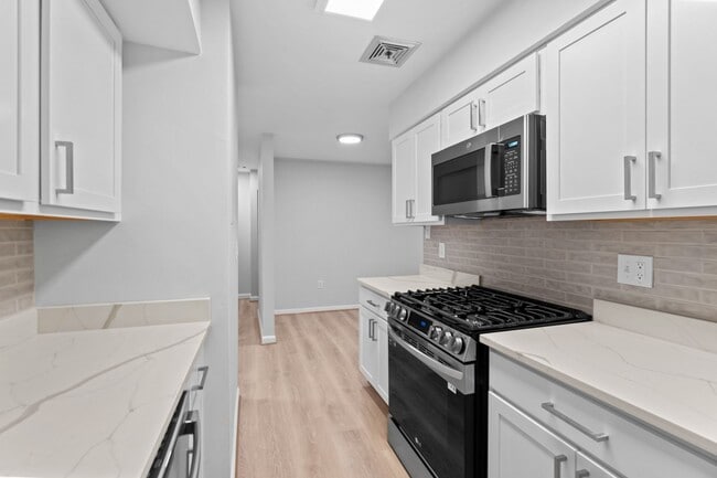 Foto del edificio - Coming Soon! 2 bedroom 2 full bath condo i...