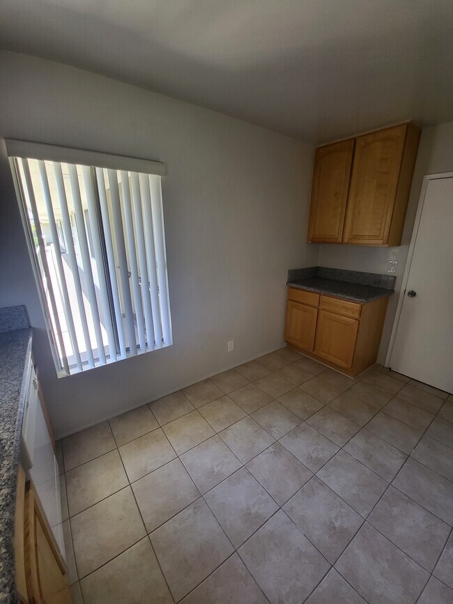 Canyon Gardens Apartments in Sherman Oaks, CA