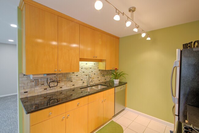 Foto del edificio - 741 Acorn Ct