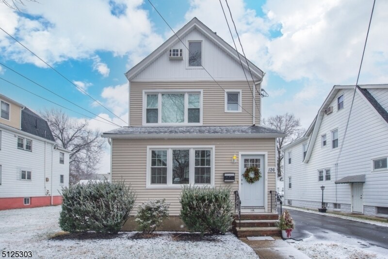 Primary Photo - 126 Birch St
