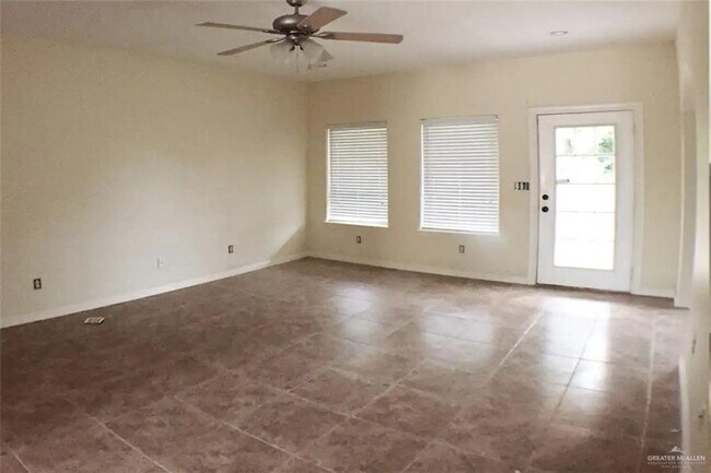 Foto del edificio - 4802 W Sycamore Ave