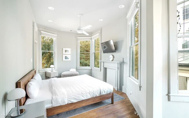 Foto del edificio - 1 br, 1 bath Apartment - 440 Bull St