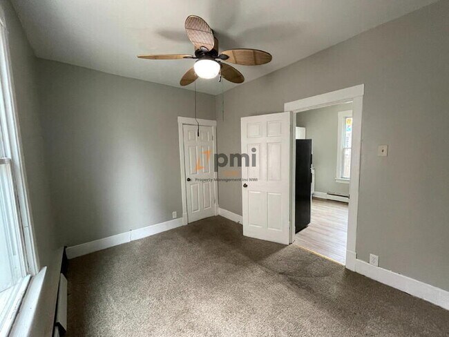 Foto del edificio - 4030 Pulaski St