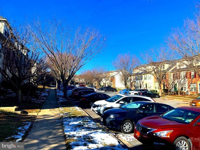 Foto del edificio - 9801 Sherwood Farm Rd