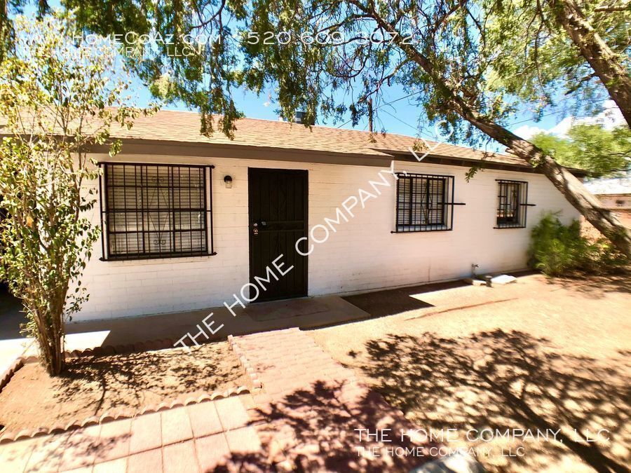 Primary Photo - 2602 E Keswick Cir