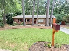 Building Photo - 1009 Verdi Way