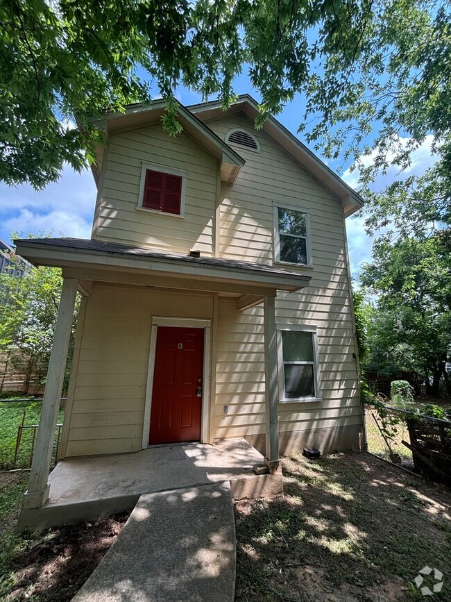 Building Photo - 1703 Deloney St