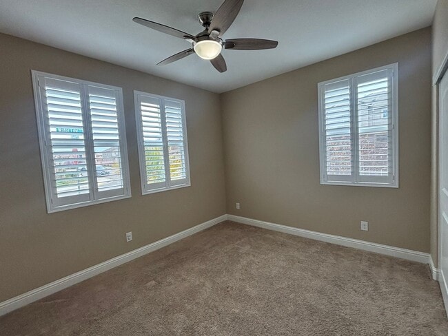 Foto del edificio - Modern 4BD Home in Brighton Landing | Solar | Bed & Bath Downstairs