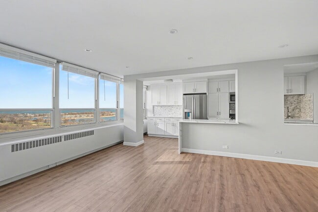 Building Photo - 3950 N Lake Shore Dr