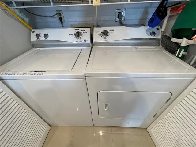 Photo - 540 Brickell Key Dr House