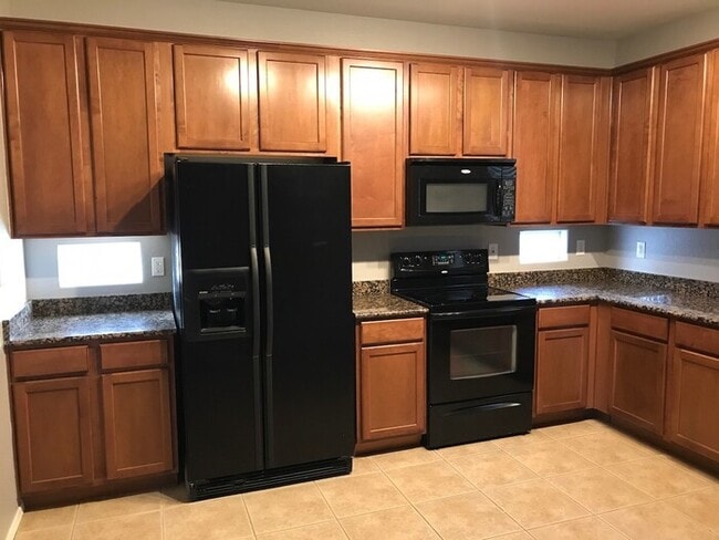 Building Photo - 4302 E. Carla Vista Dr. - Gorgeous Move In...