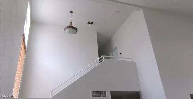 Foto del edificio - 1200 Valerio Ln