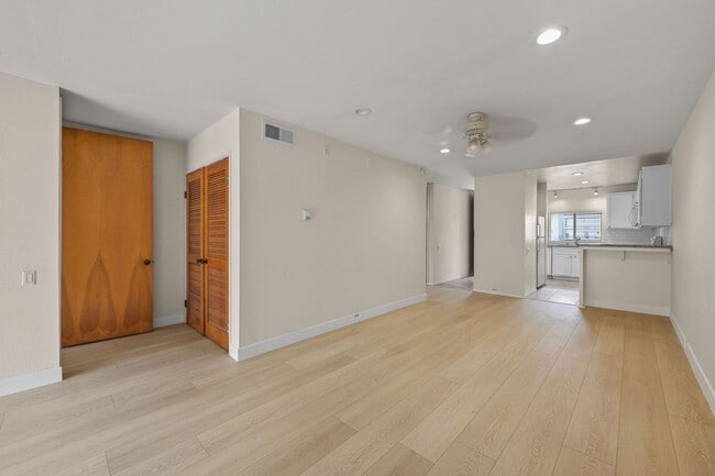 Foto del edificio - MISSION HILLS 2BR / 2BA CONDO – HALF OFF 1...