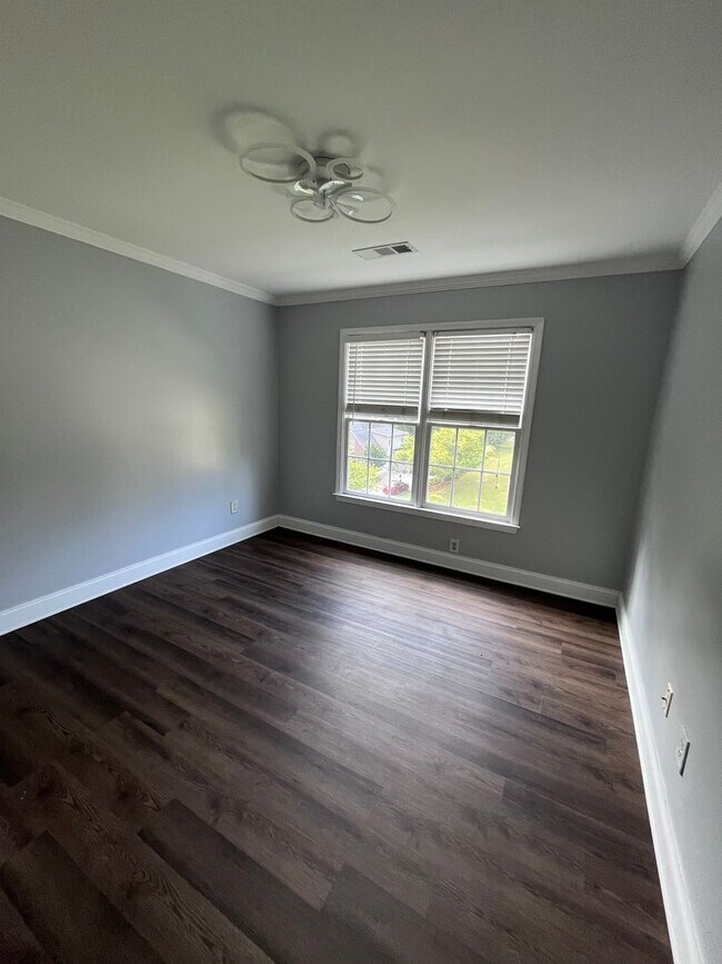 Building Photo - Beautiful Home in Dacula, Great home for f...