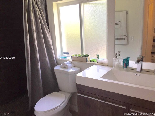 Foto del edificio - 571 NW 112th St