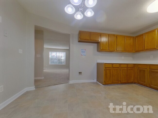 Building Photo - 2901 Pavia Cir